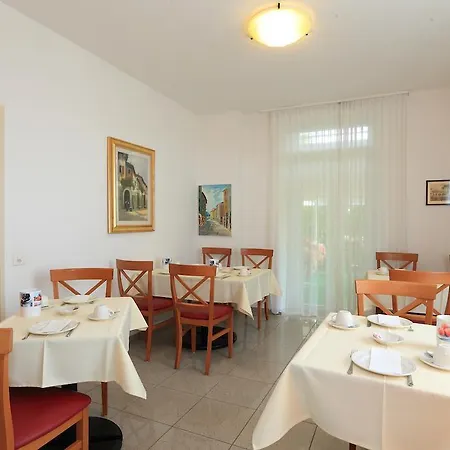 فندق Garni Dei Fiori